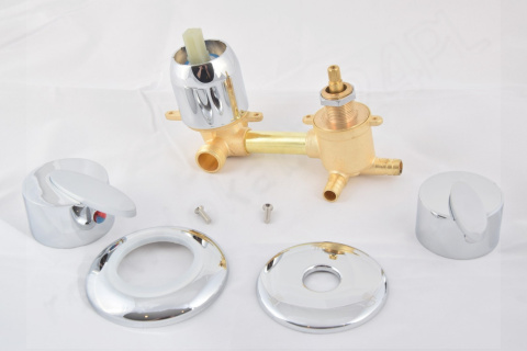 Bateria do kabiny z hydromasażem 3 funkcyjna B01-1 - 85mm Bateria do kabiny z hydromasażem 3 funkcyjna B01-1 - 85mm